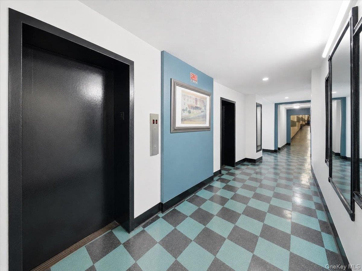2630 Kingsbridge Terrace Unit: 3A thumbnail 15