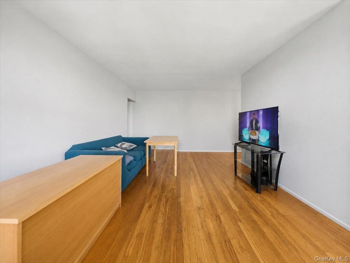 2630 Kingsbridge Terrace Unit: 3A thumbnail 3
