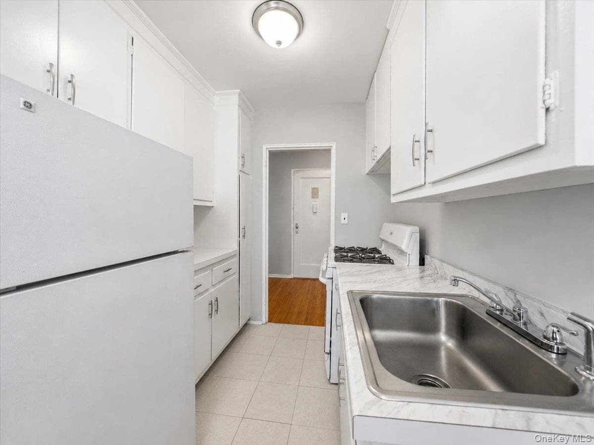 2630 Kingsbridge Terrace Unit: 3A thumbnail 6