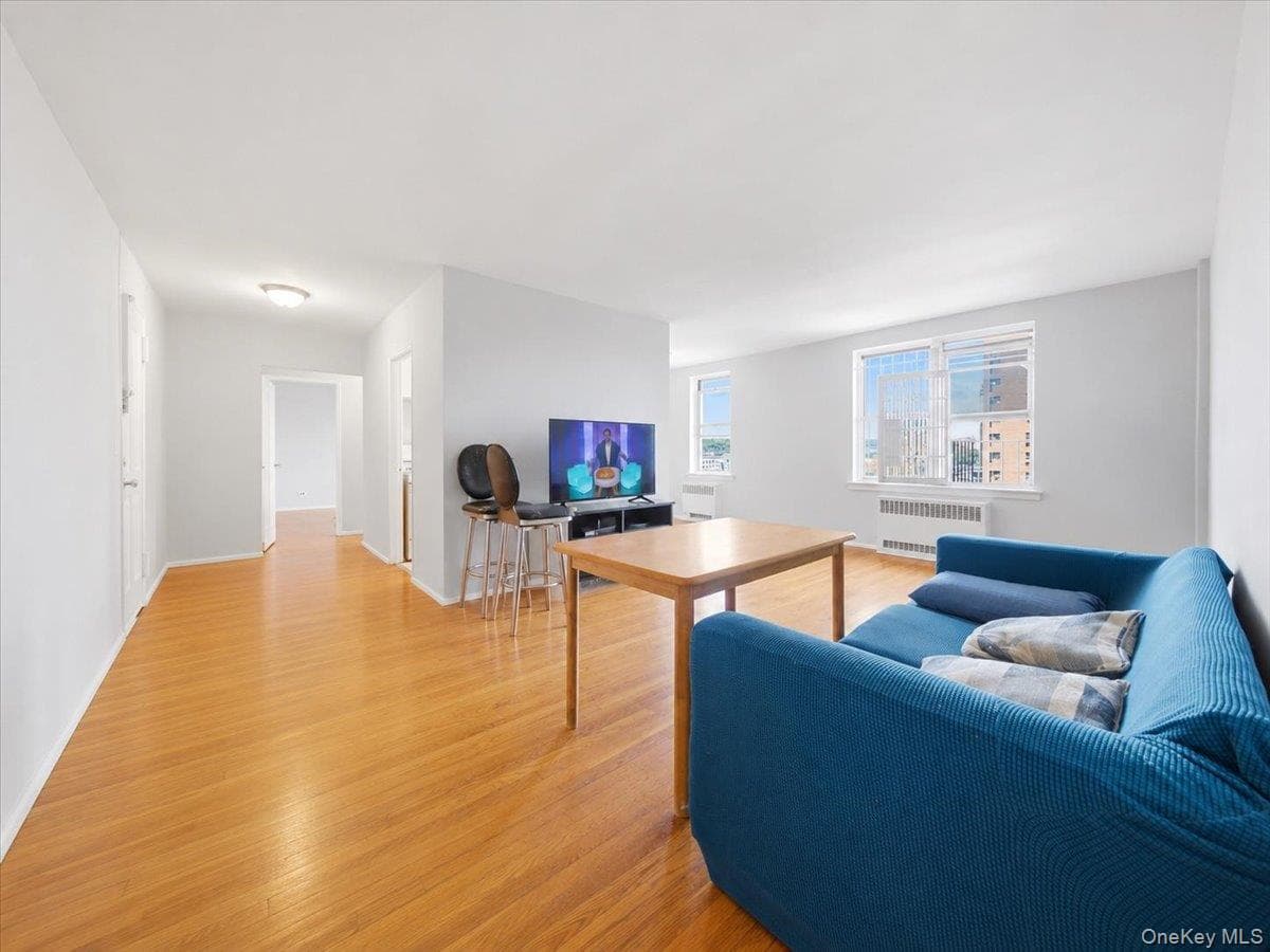 2630 Kingsbridge Terrace Unit: 3A photo 1