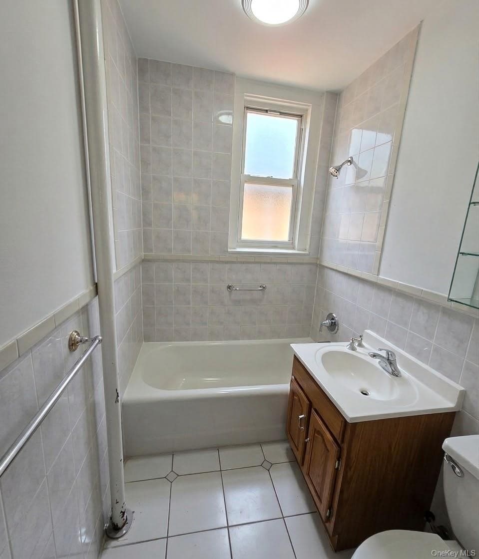 4115 Manhattan Avenue thumbnail 10