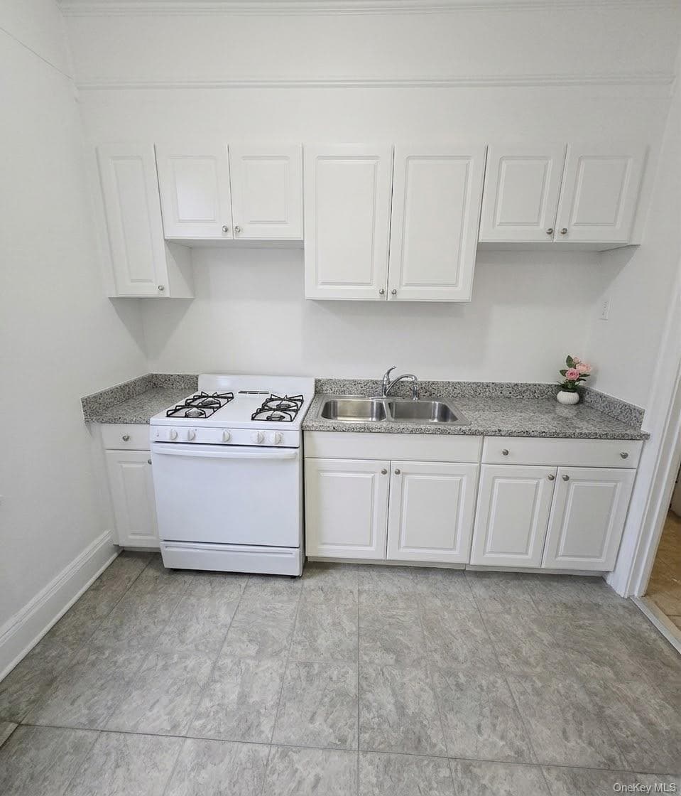 4115 Manhattan Avenue thumbnail 9