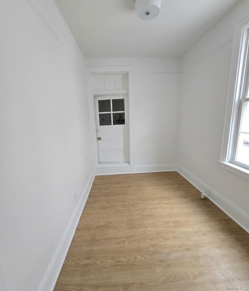 4115 Manhattan Avenue thumbnail 11