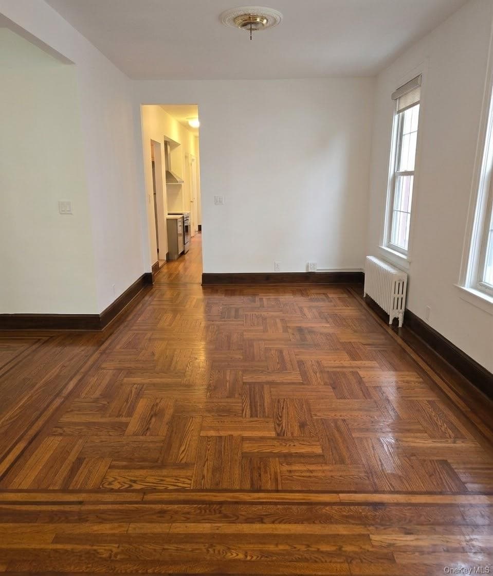 4115 Manhattan Avenue thumbnail 2