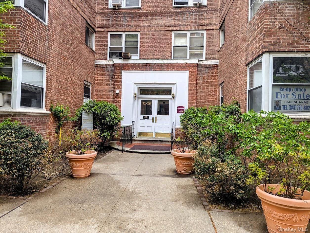 71-36 110 Street St Unit: 4A, Forest Hills