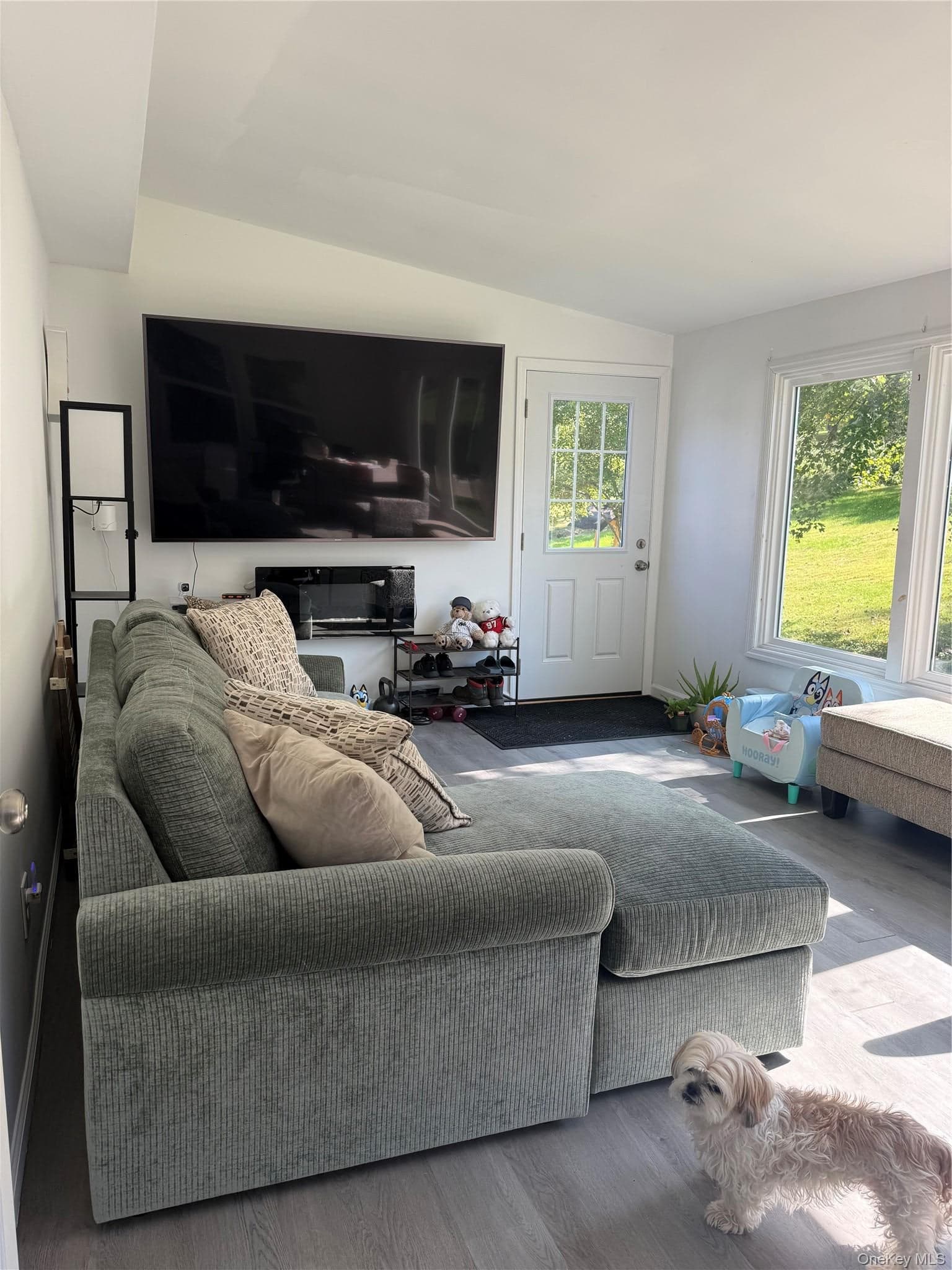 348 Van Wagner Road thumbnail 10