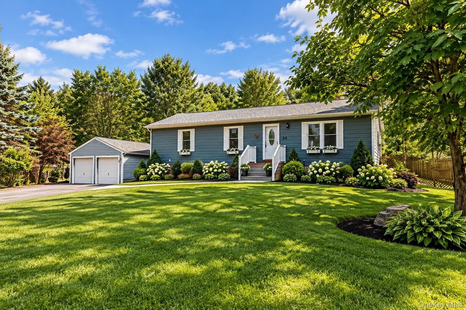 348 Van Wagner Road photo 1