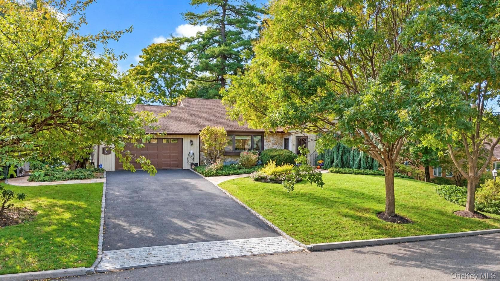 8 Rivers Drive, Great Neck
