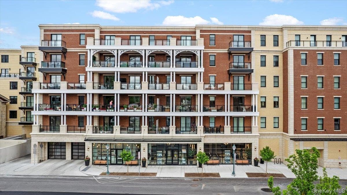 19 Washington Street Unit: 565, Call Listing Agent