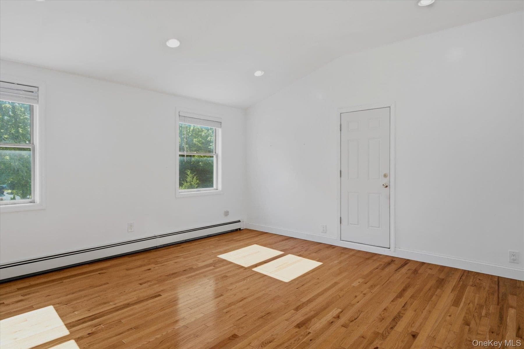 498 Miller Place Road thumbnail 23