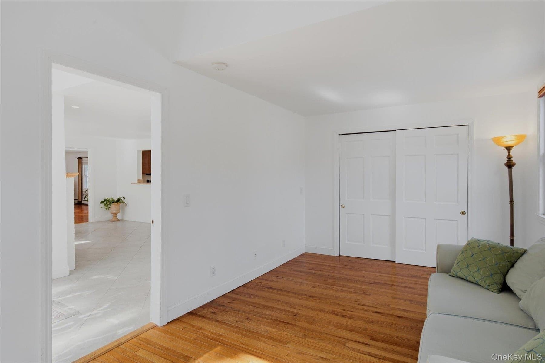 498 Miller Place Road thumbnail 17