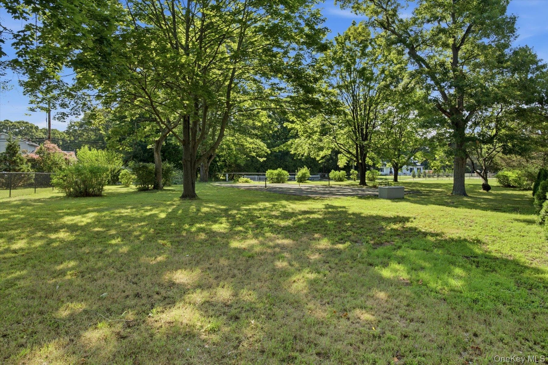 498 Miller Place Road thumbnail 33