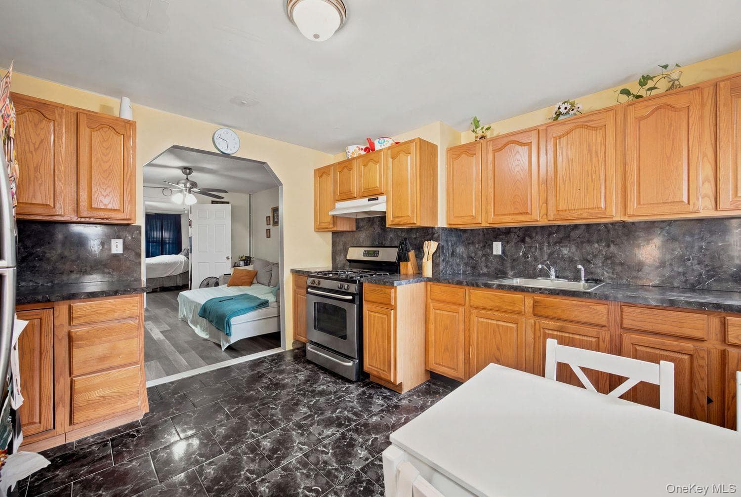 243 Woodbine Street thumbnail 14