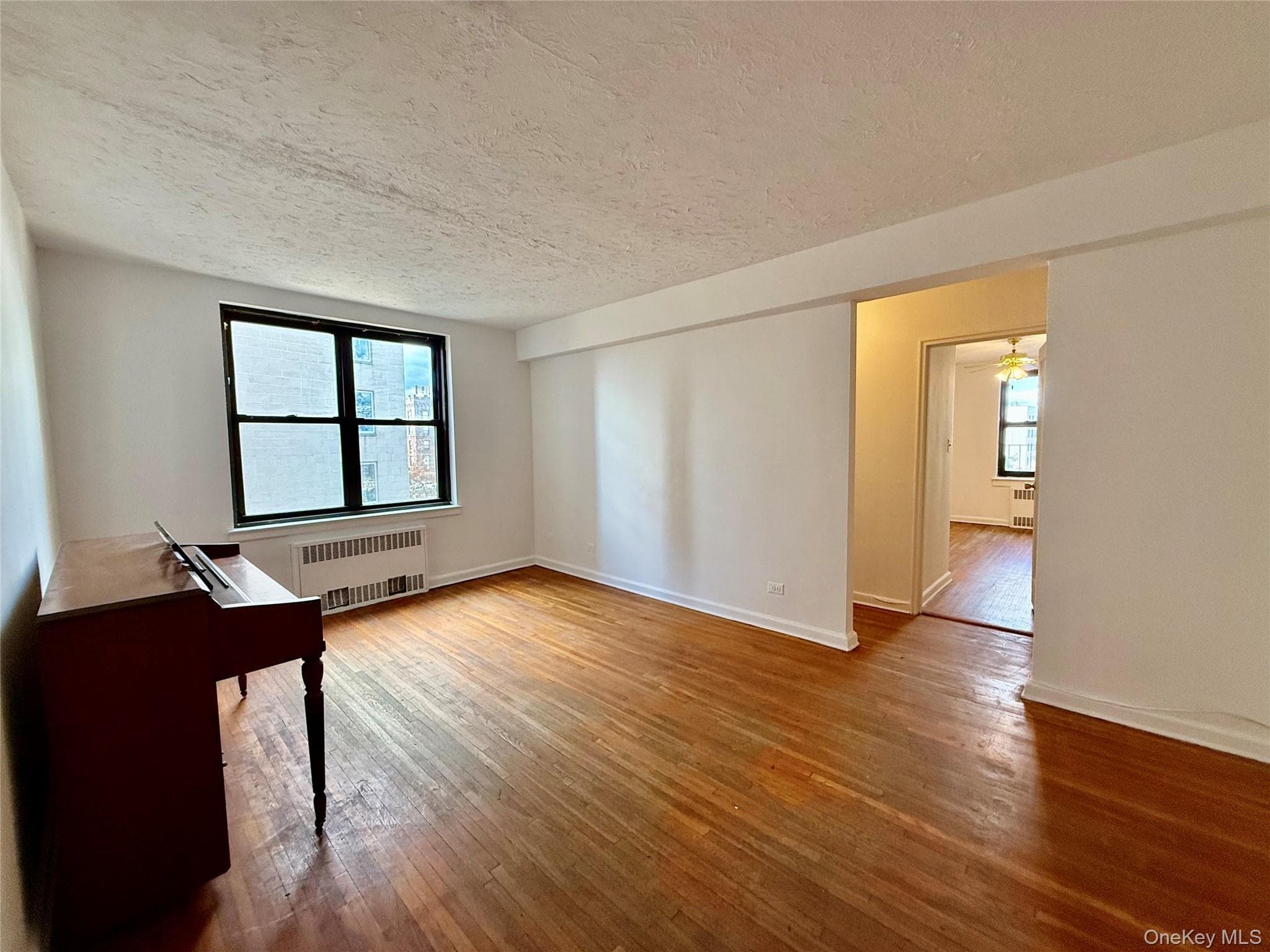 112-24 Northern Boulevard Unit: 3G thumbnail 3