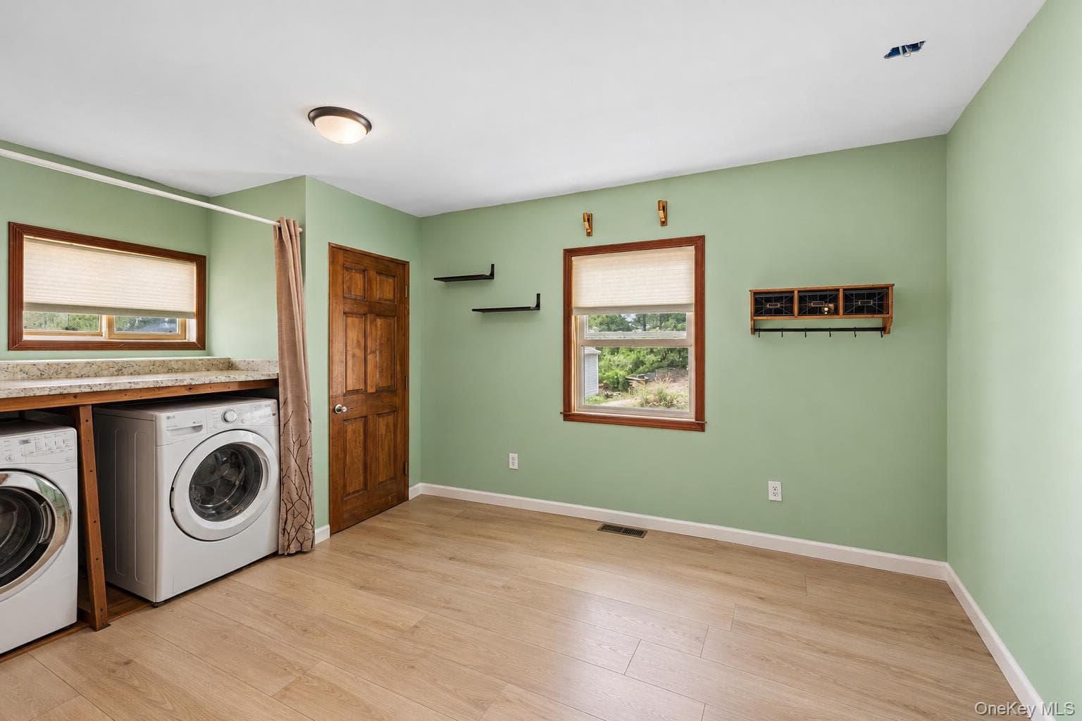 547 Sunnybrook Drive thumbnail 5