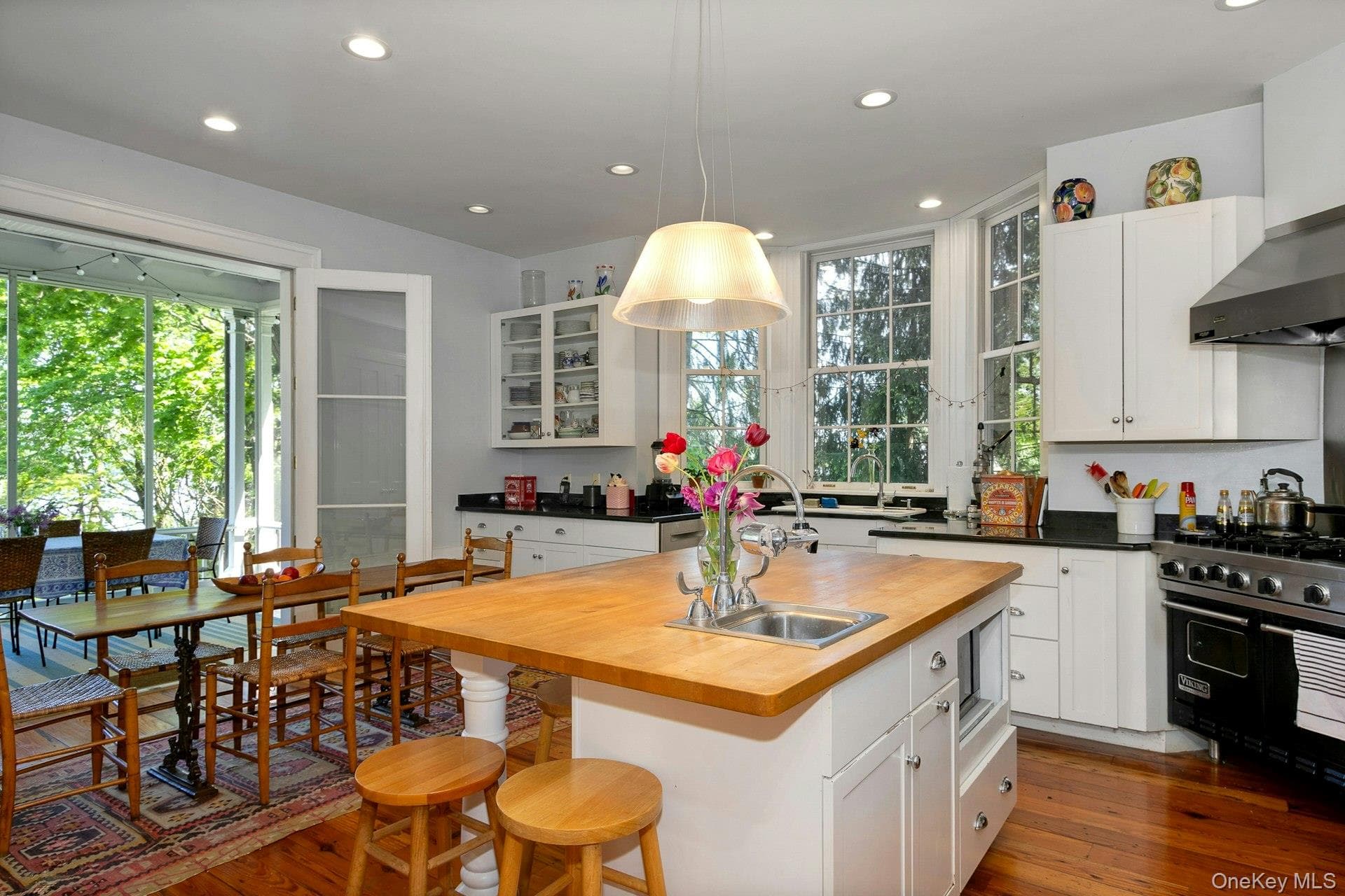 34 Lawrence Lane thumbnail 11