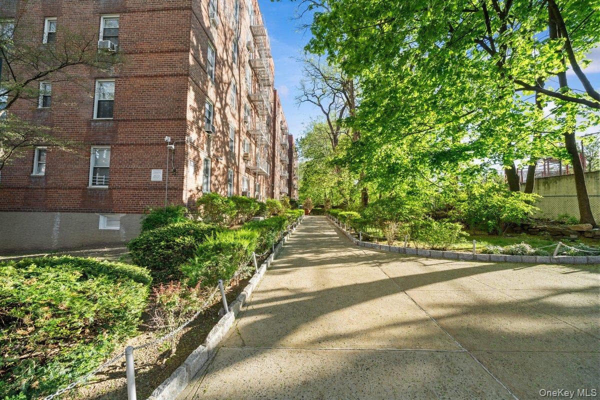 517 Riverdale Avenue Unit: 4D thumbnail 14