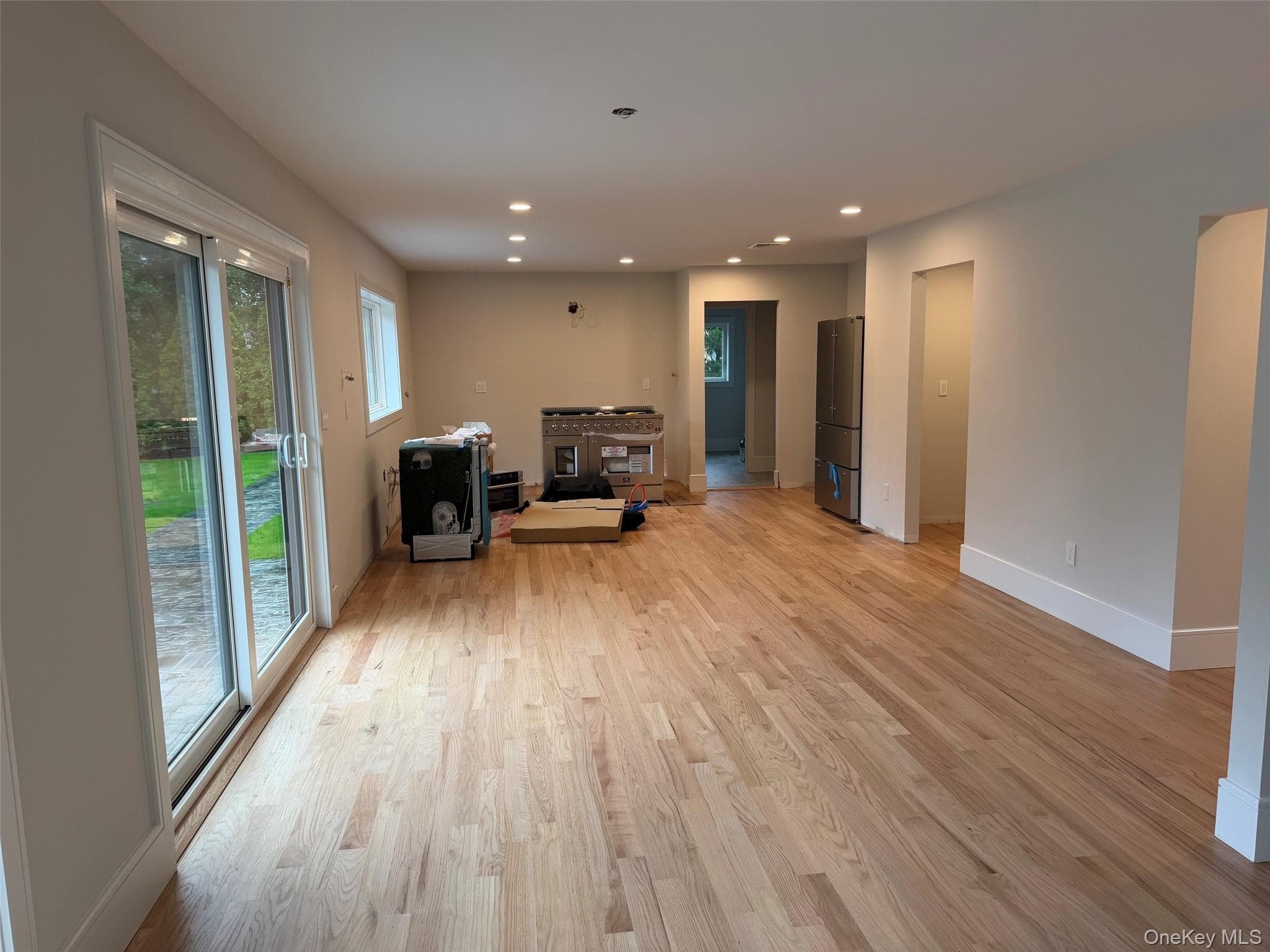 230 Willis Avenue thumbnail 7