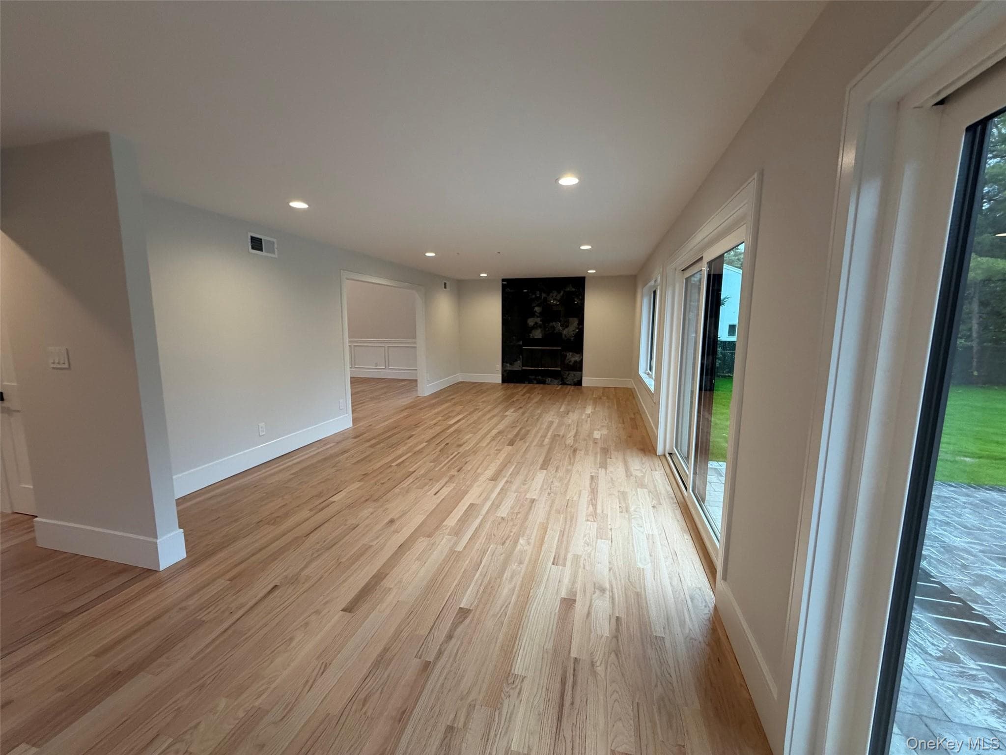230 Willis Avenue thumbnail 11
