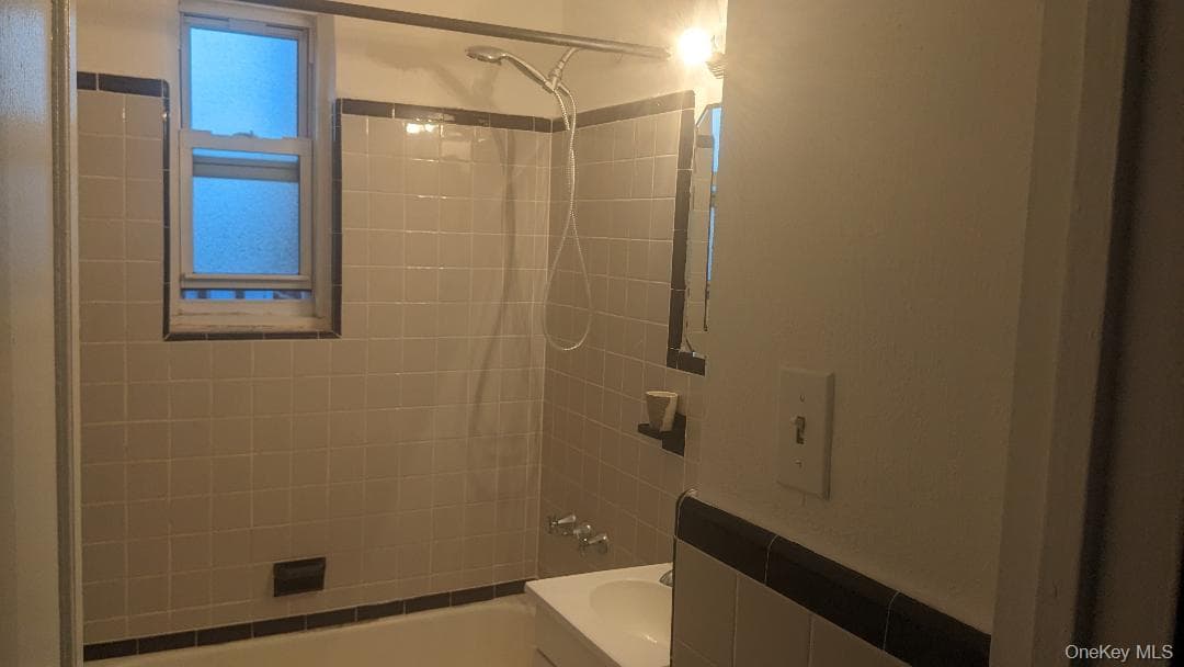 74-43 260 Street Unit: 2 thumbnail 6