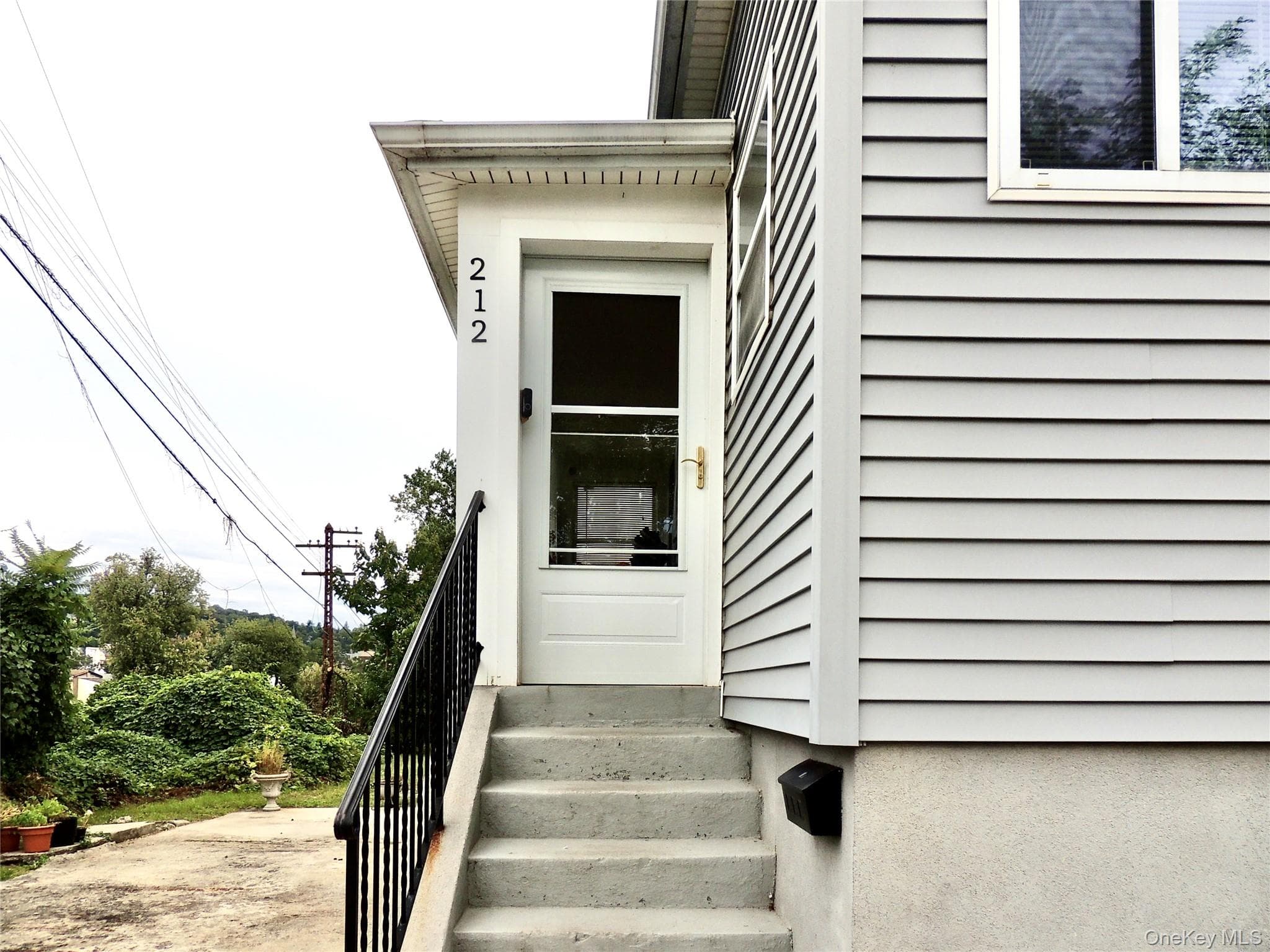 212 Beekman Avenue thumbnail 22
