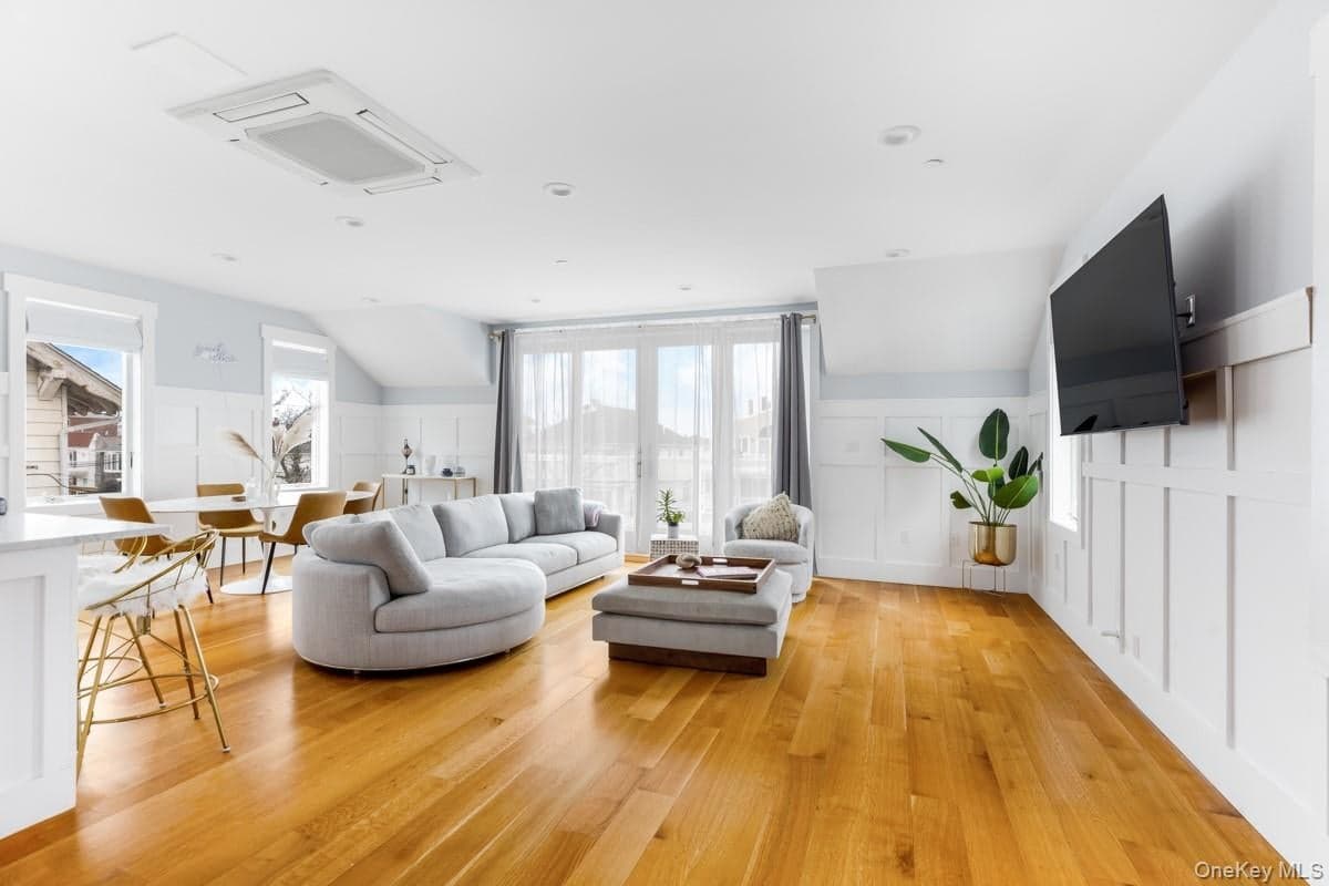 176 Beach 127th Street Unit: 176B thumbnail 5