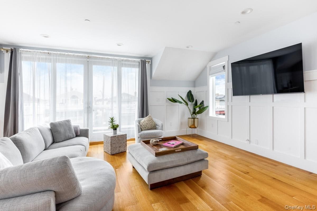 176 Beach 127th Street Unit: 176B thumbnail 4