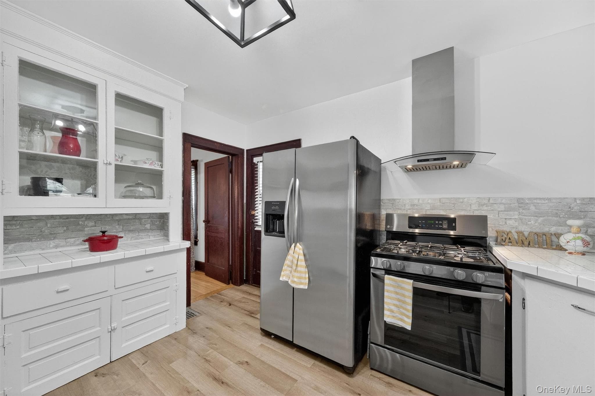 11 Columbia Avenue thumbnail 17