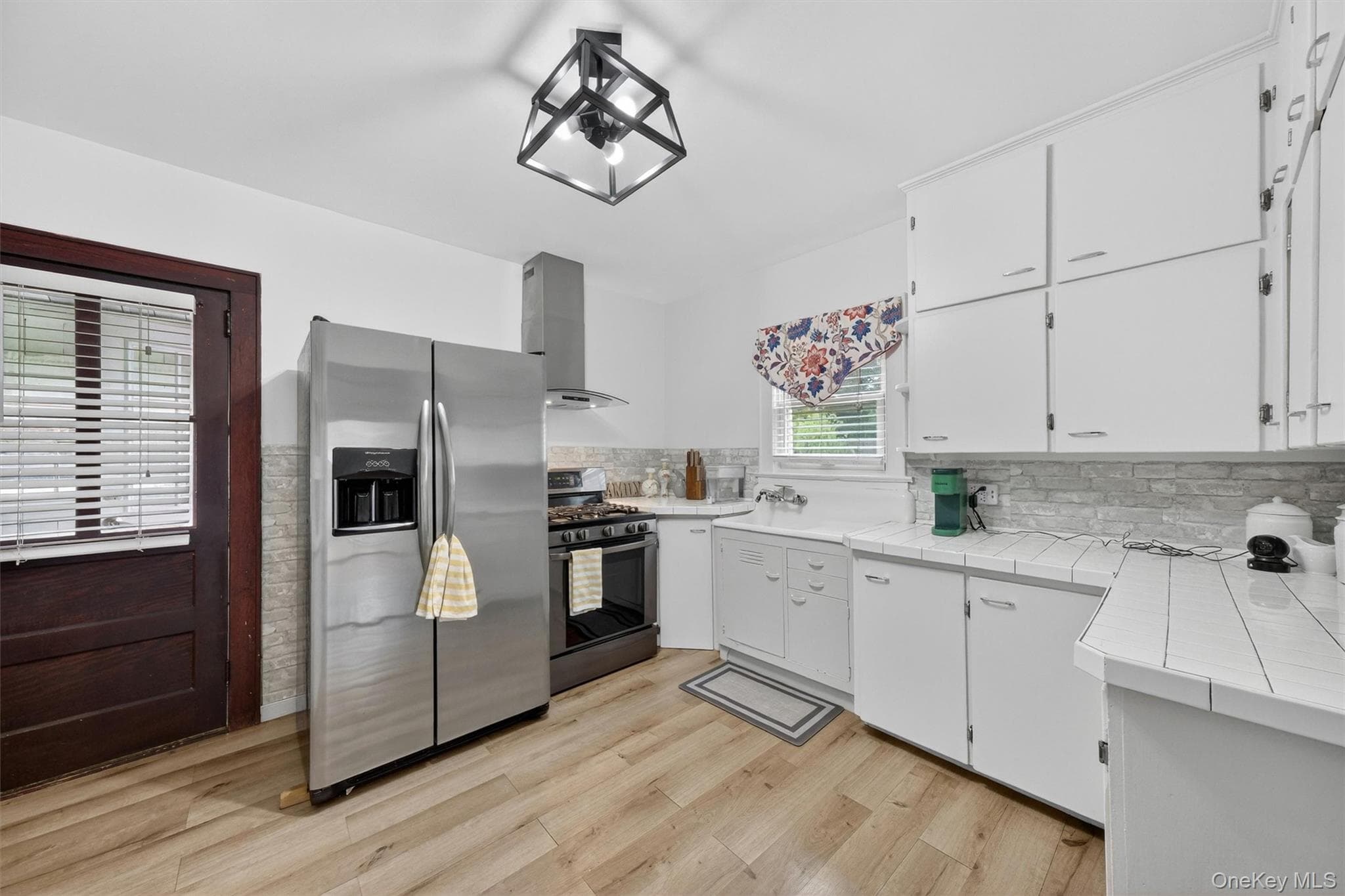 11 Columbia Avenue thumbnail 16