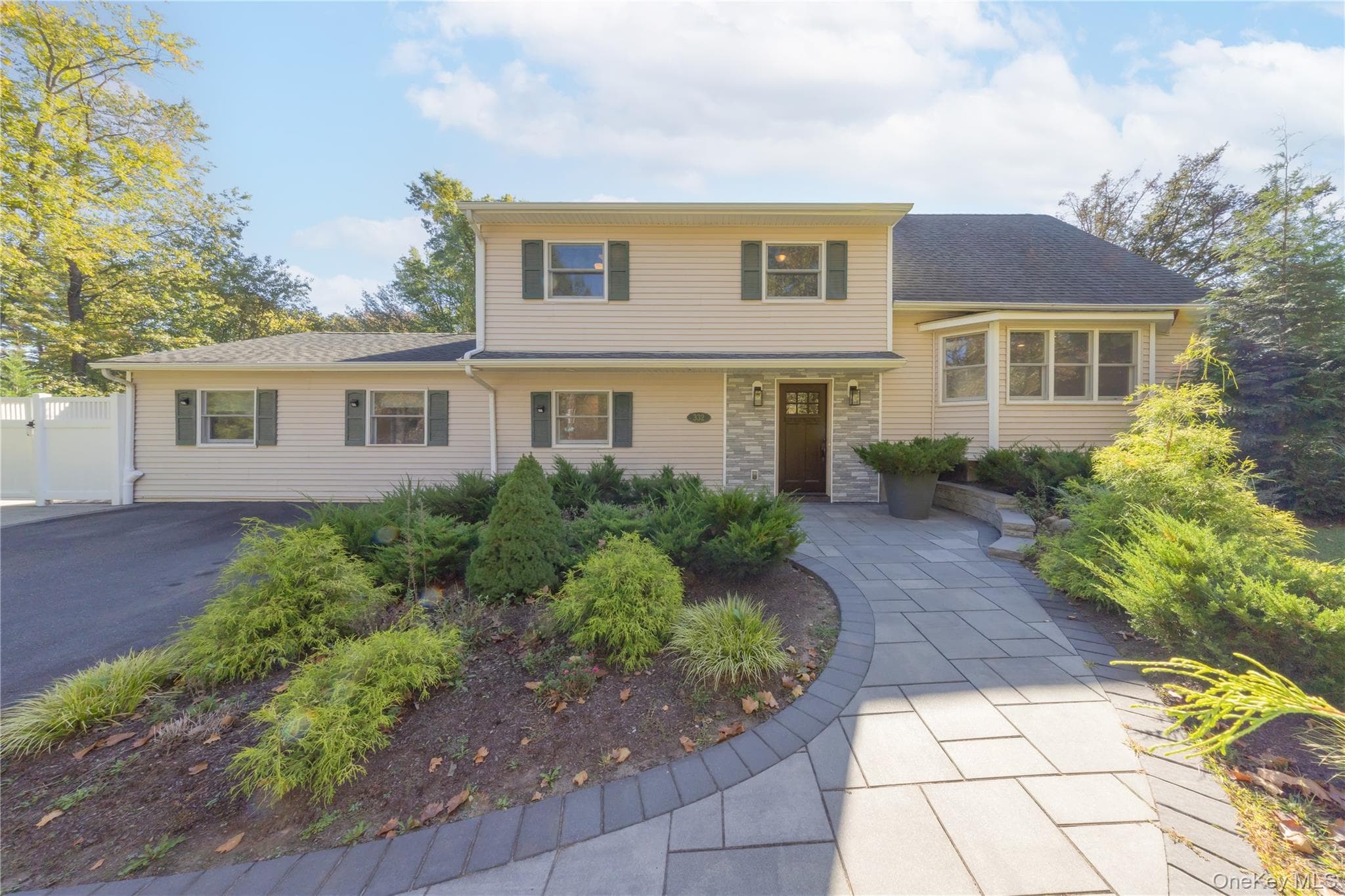 332 Fulle Drive photo 1