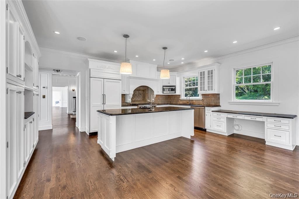 158 E Shore Road thumbnail 20