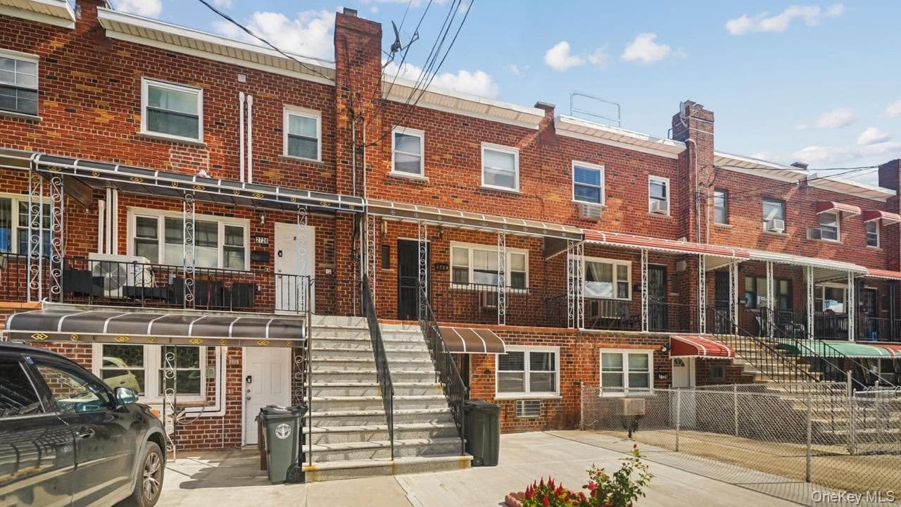 2726 Hone Avenue thumbnail 4