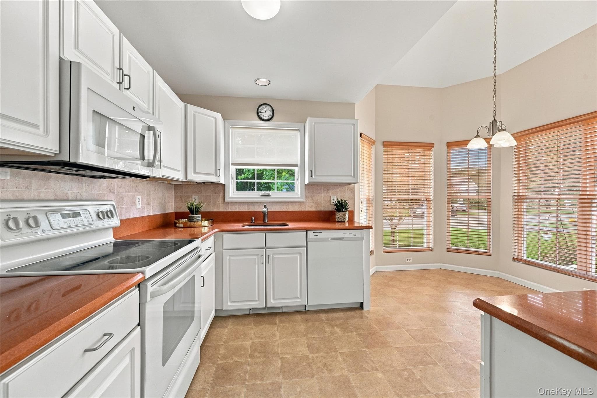 120 Scenic Lake Drive thumbnail 13