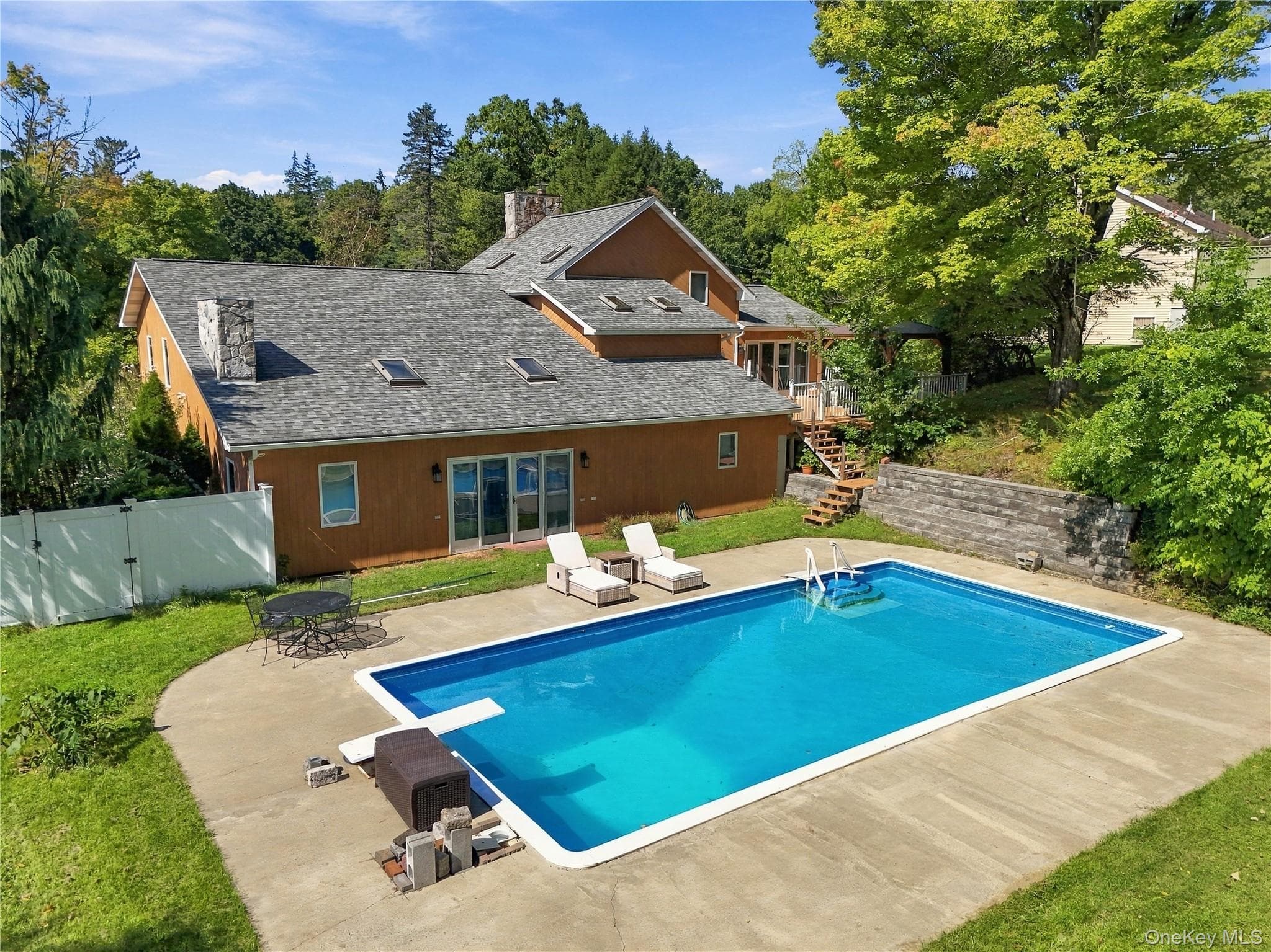2 Stanton Drive photo 1