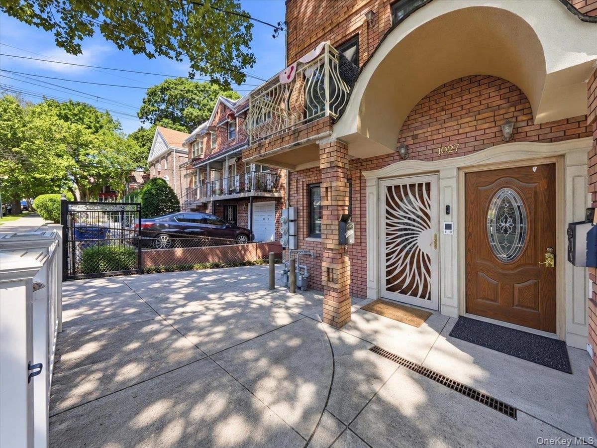 1027 E 231st Street thumbnail 44
