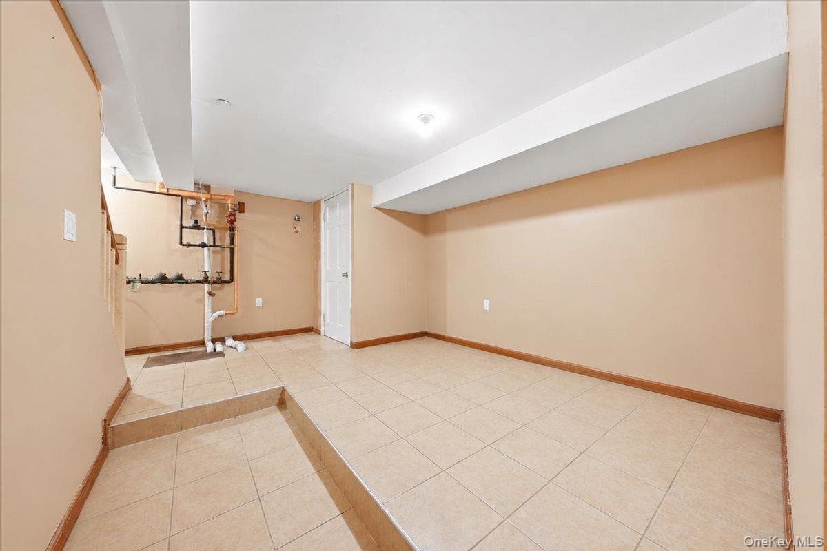 1027 E 231st Street thumbnail 34