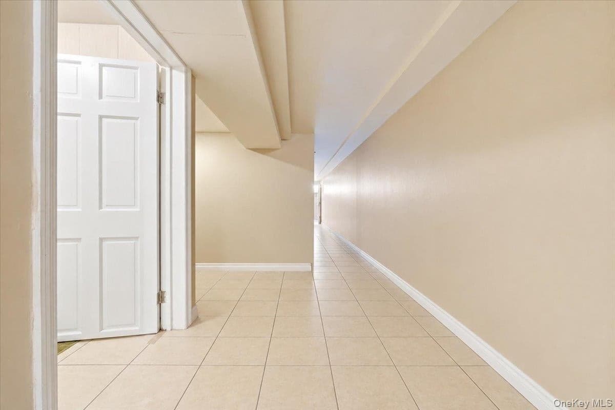 1027 E 231st Street thumbnail 36