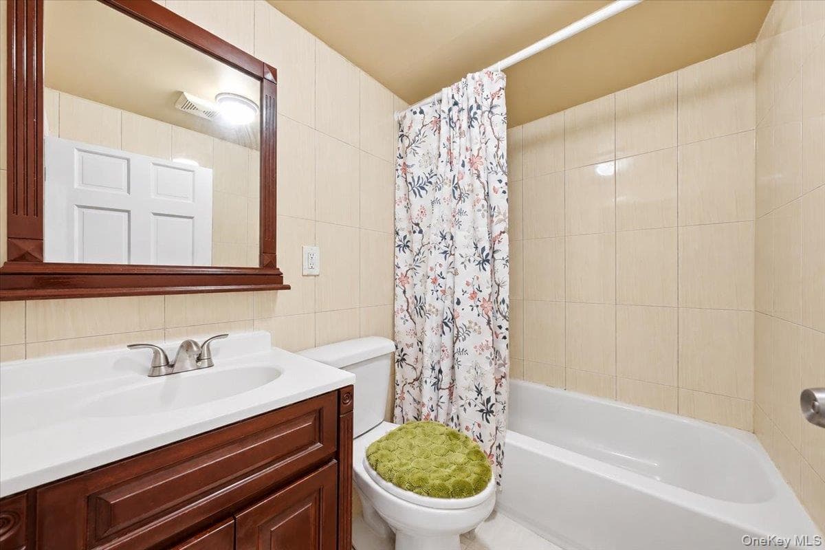 1027 E 231st Street thumbnail 37