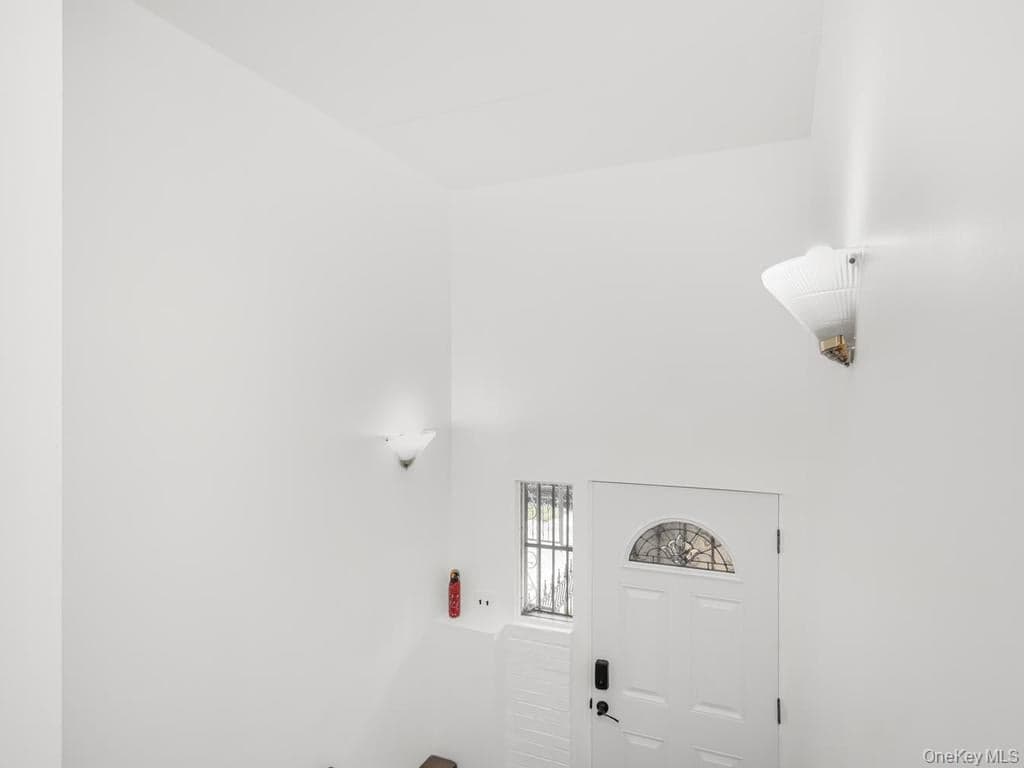 1060 Fox Street thumbnail 9