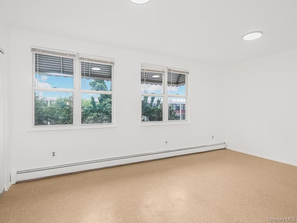 1060 Fox Street thumbnail 18