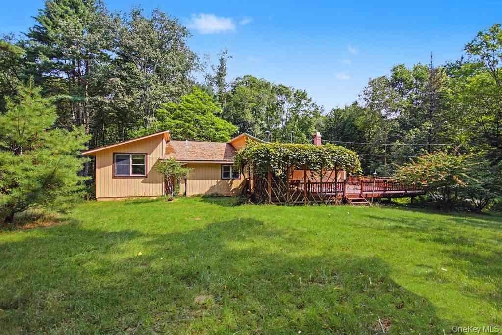 198 Pine Grove Road, Bethel