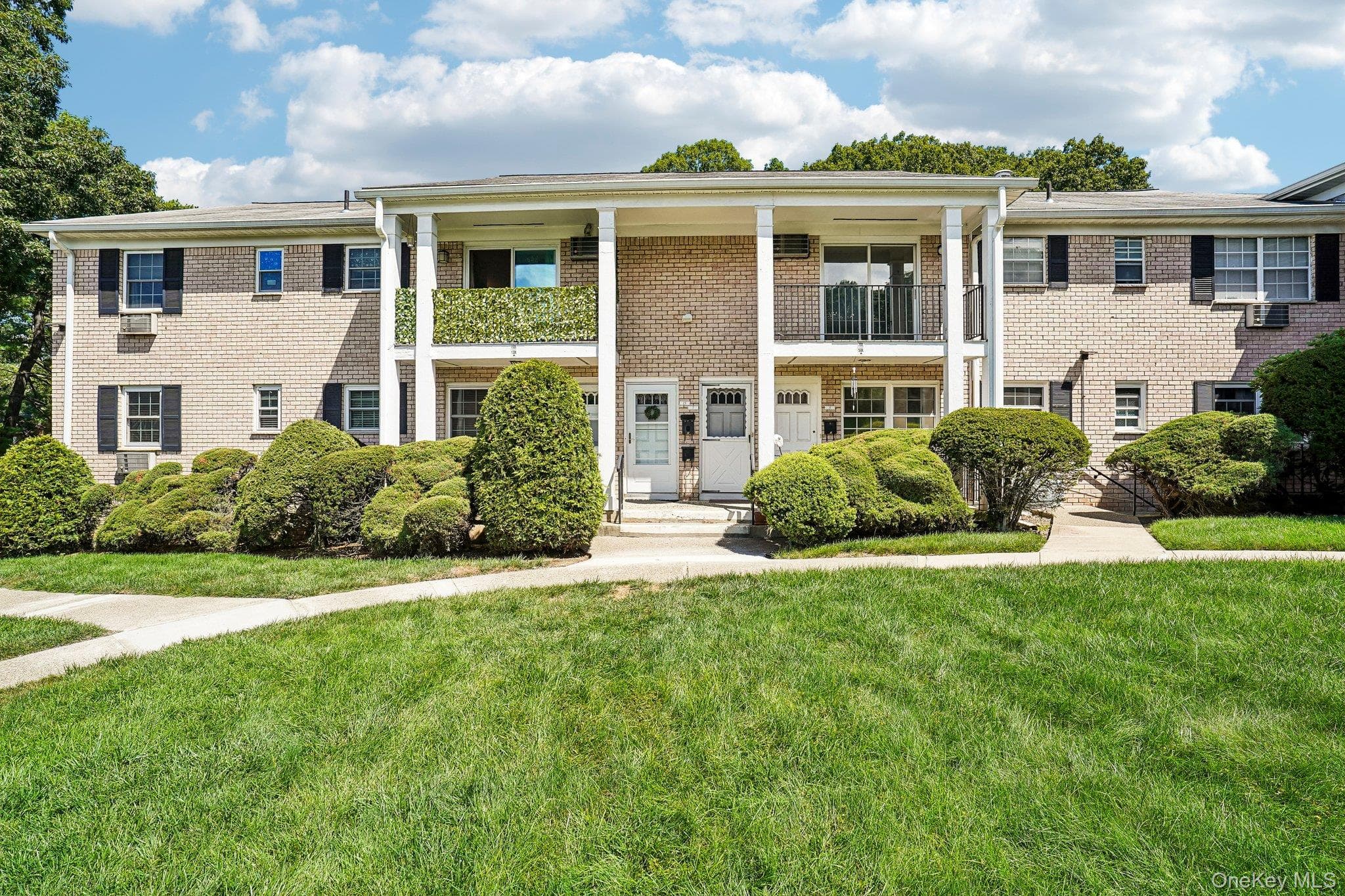 15 Doxbury Lane, Suffern