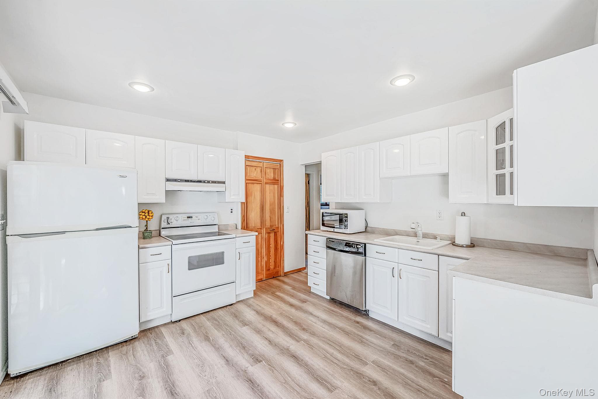 17 Fenwick Avenue thumbnail 9