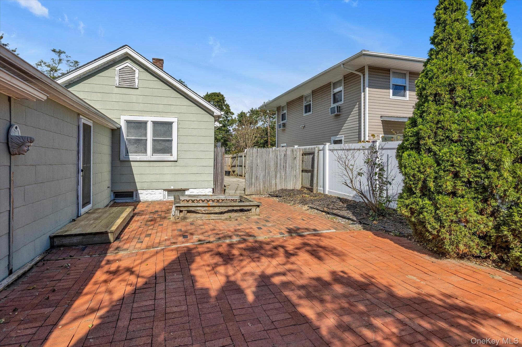 8 Rockne Street thumbnail 17