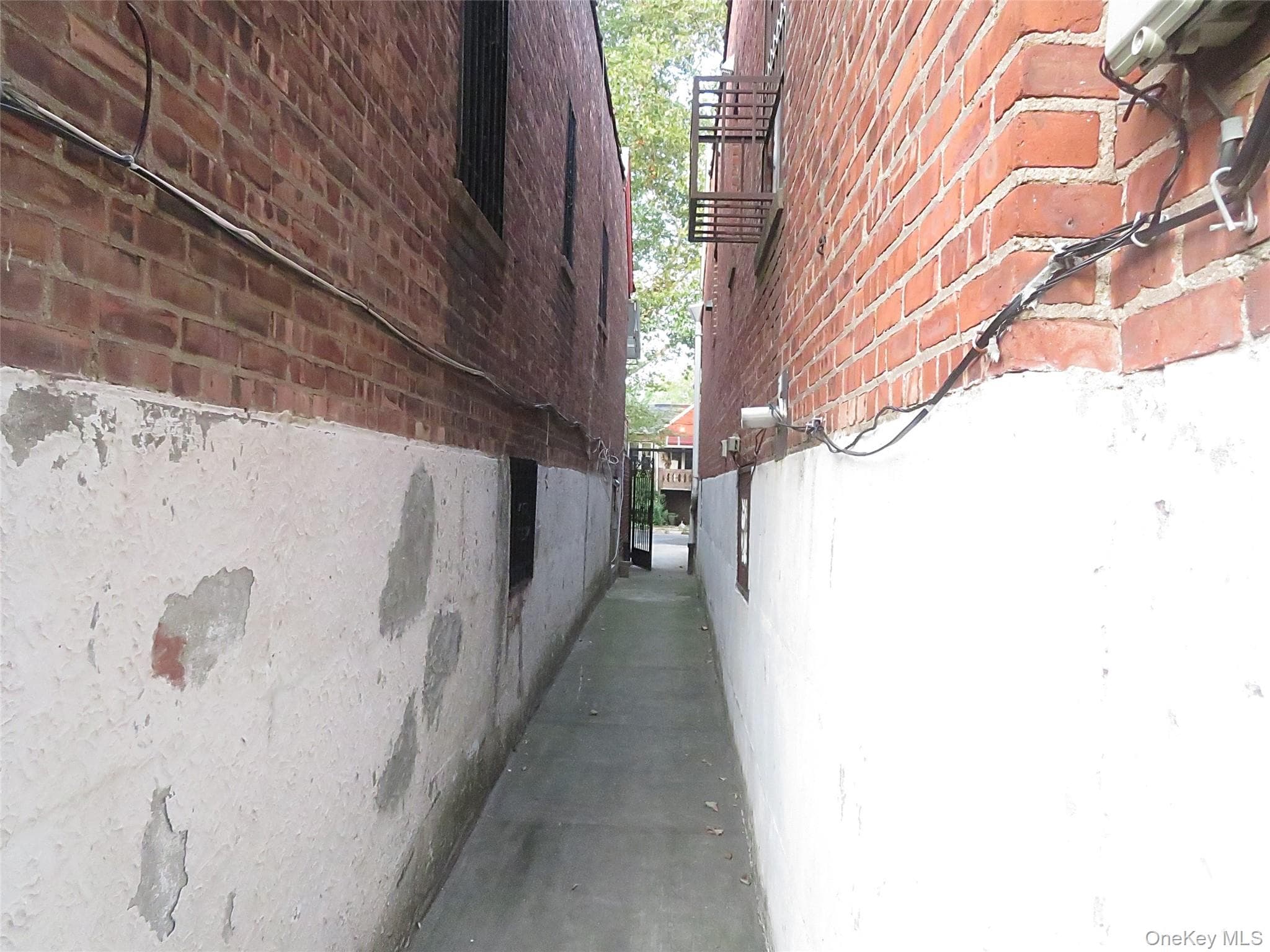 306 E 48th Street thumbnail 4