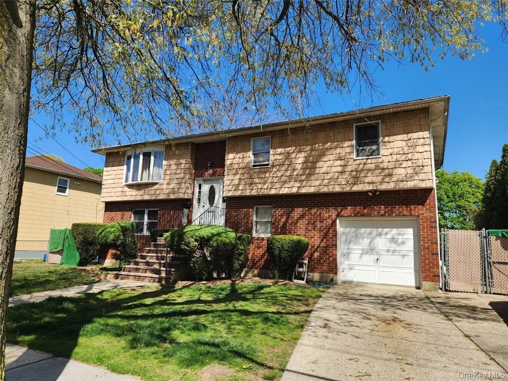 35 Mulford Place, Hempstead