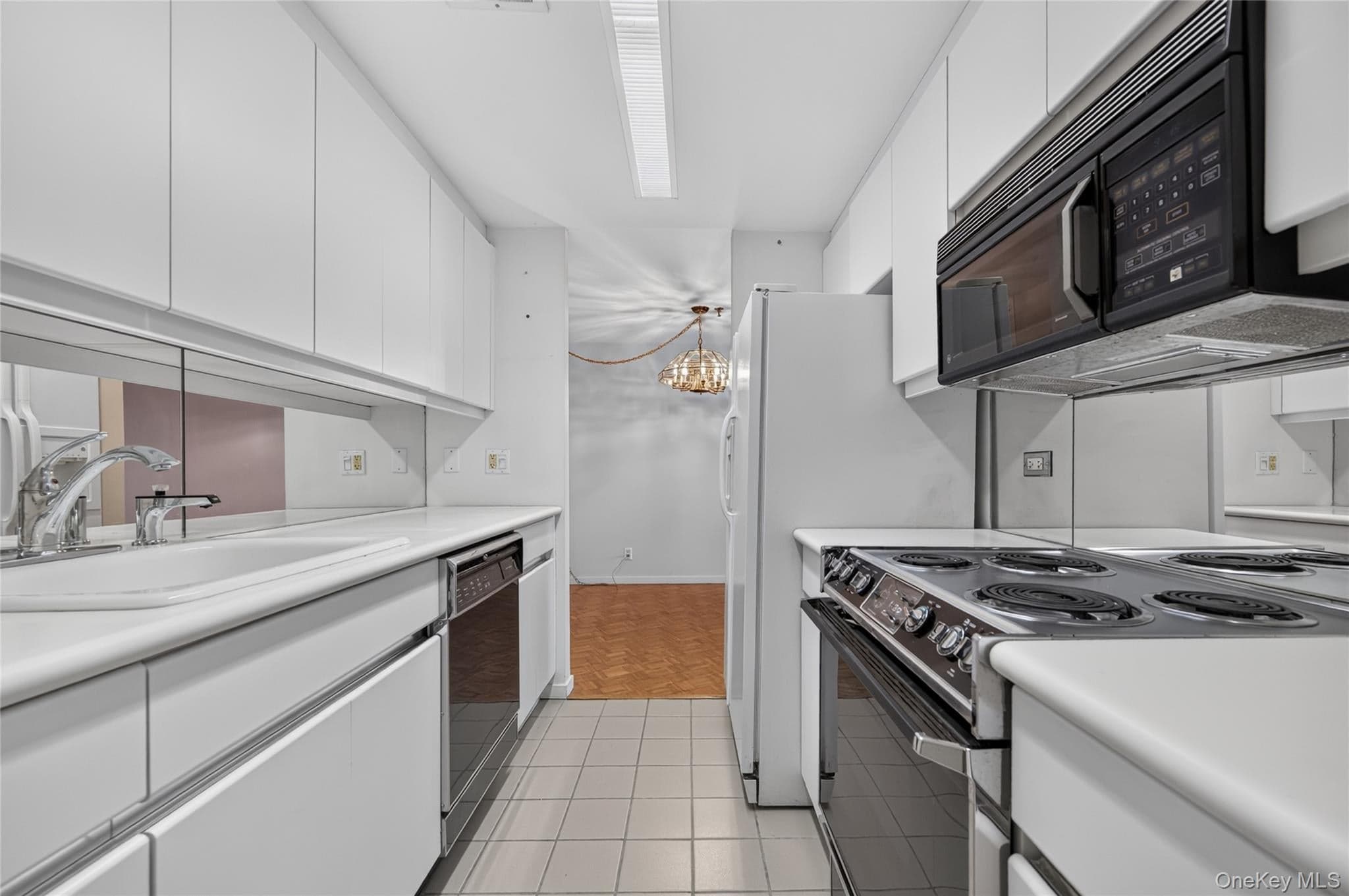 111 Cherry Vallley Avenue Unit: 408W thumbnail 9