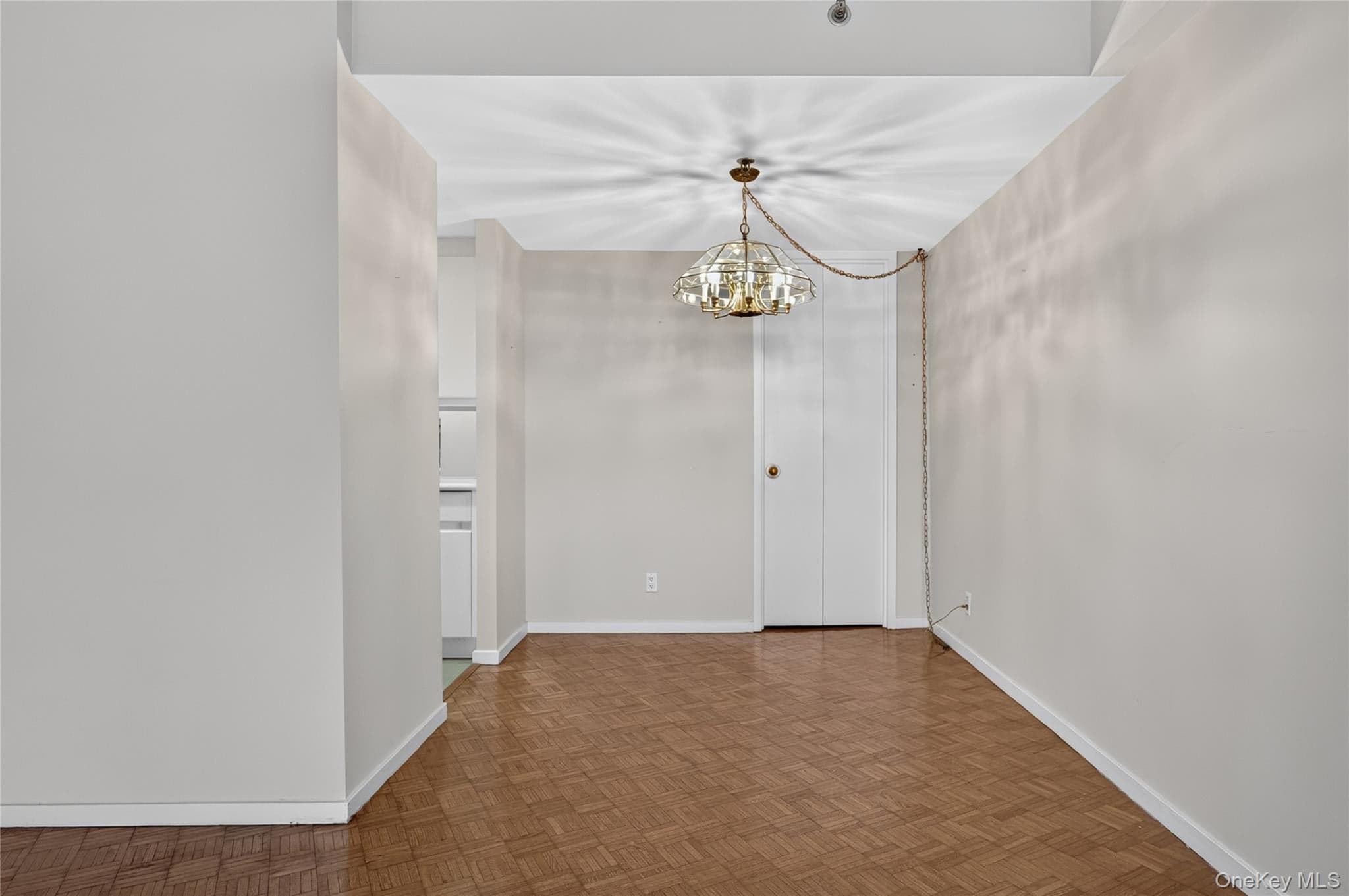 111 Cherry Vallley Avenue Unit: 408W thumbnail 5