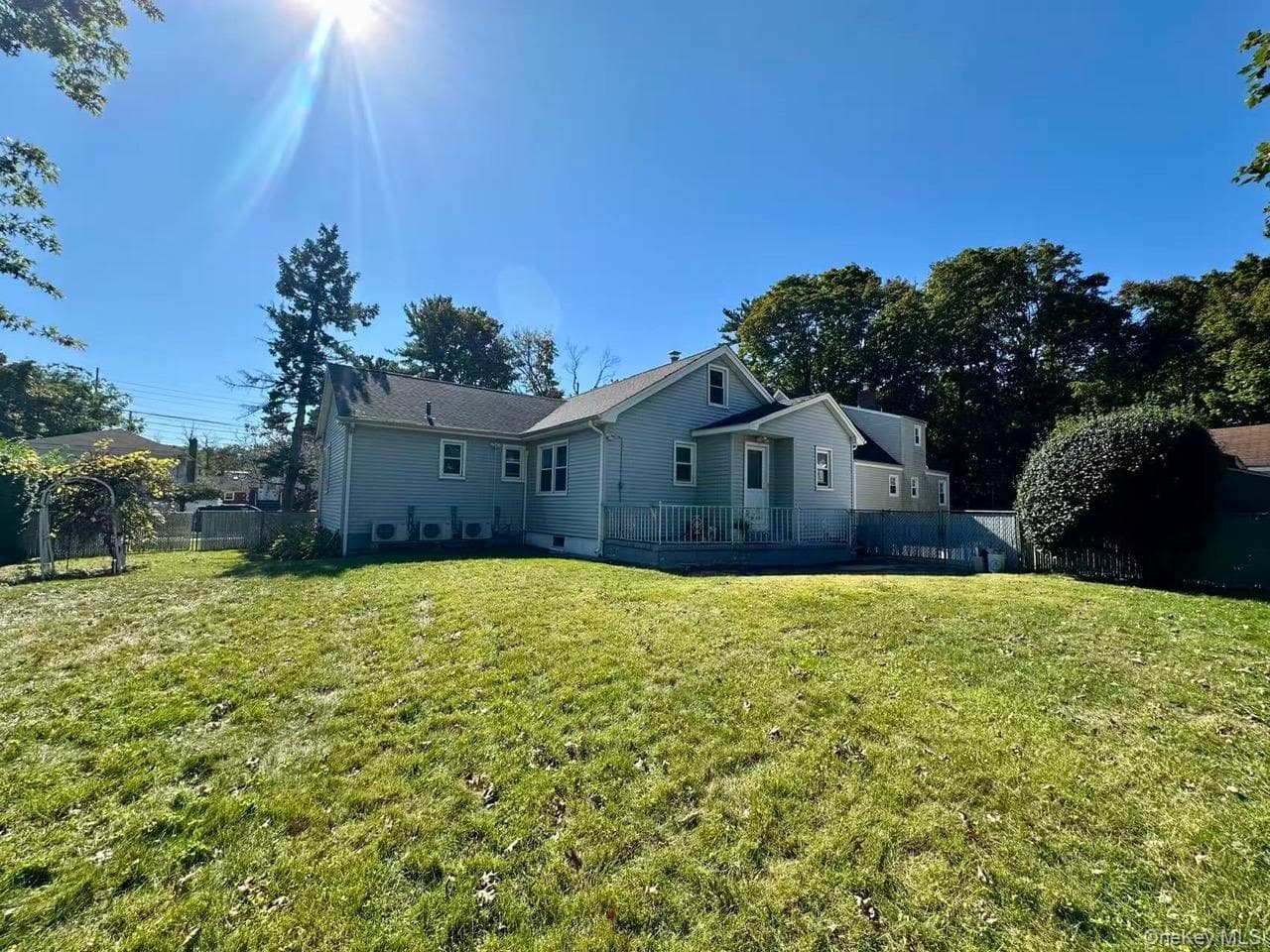 215 Mineola Avenue thumbnail 12