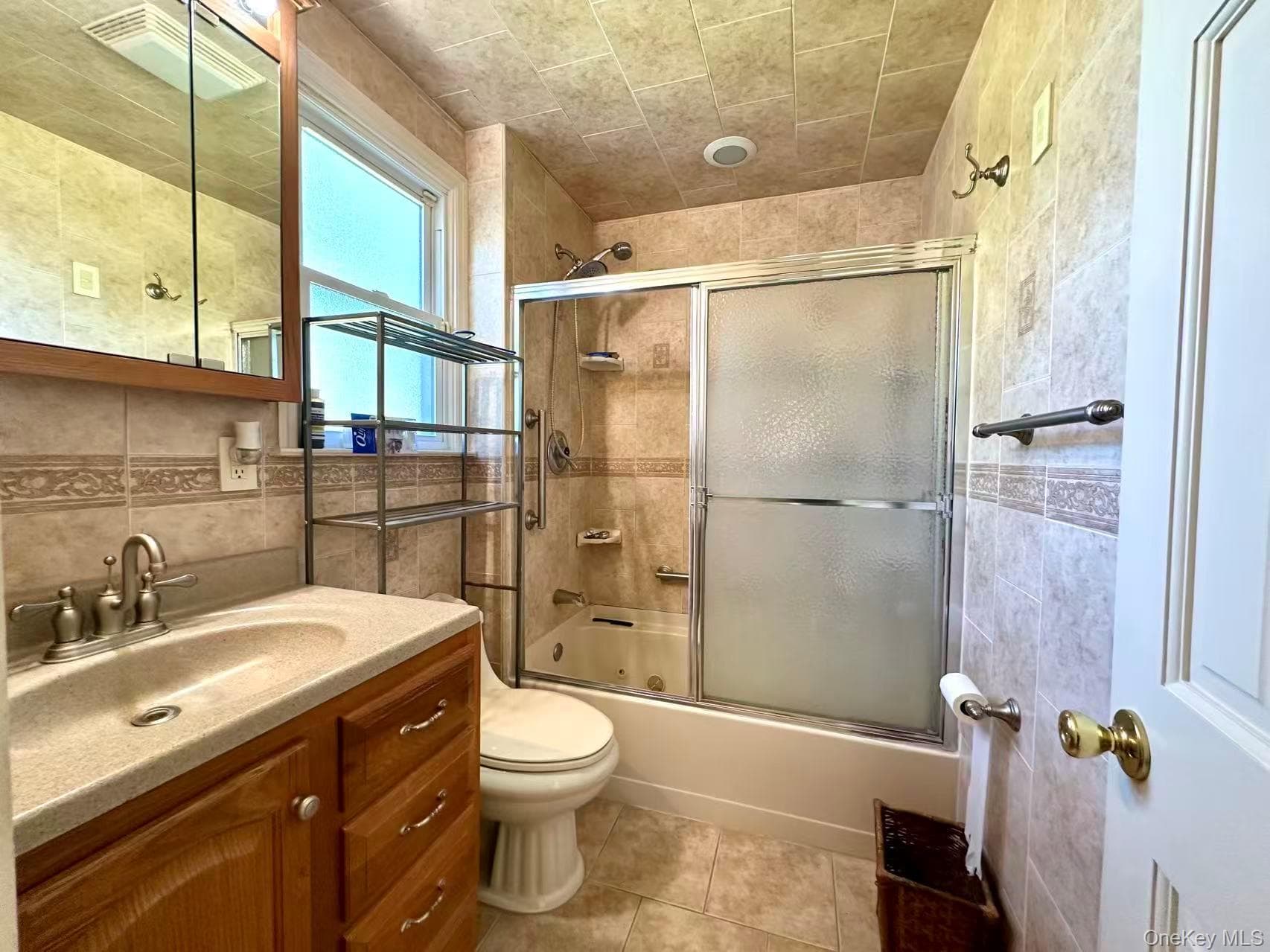 215 Mineola Avenue thumbnail 5